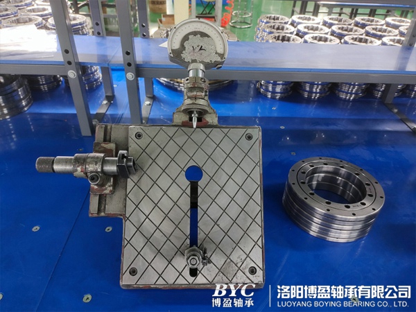 交叉滚子轴承型号规格.jpg